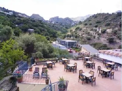 Bianca Otel Taormina